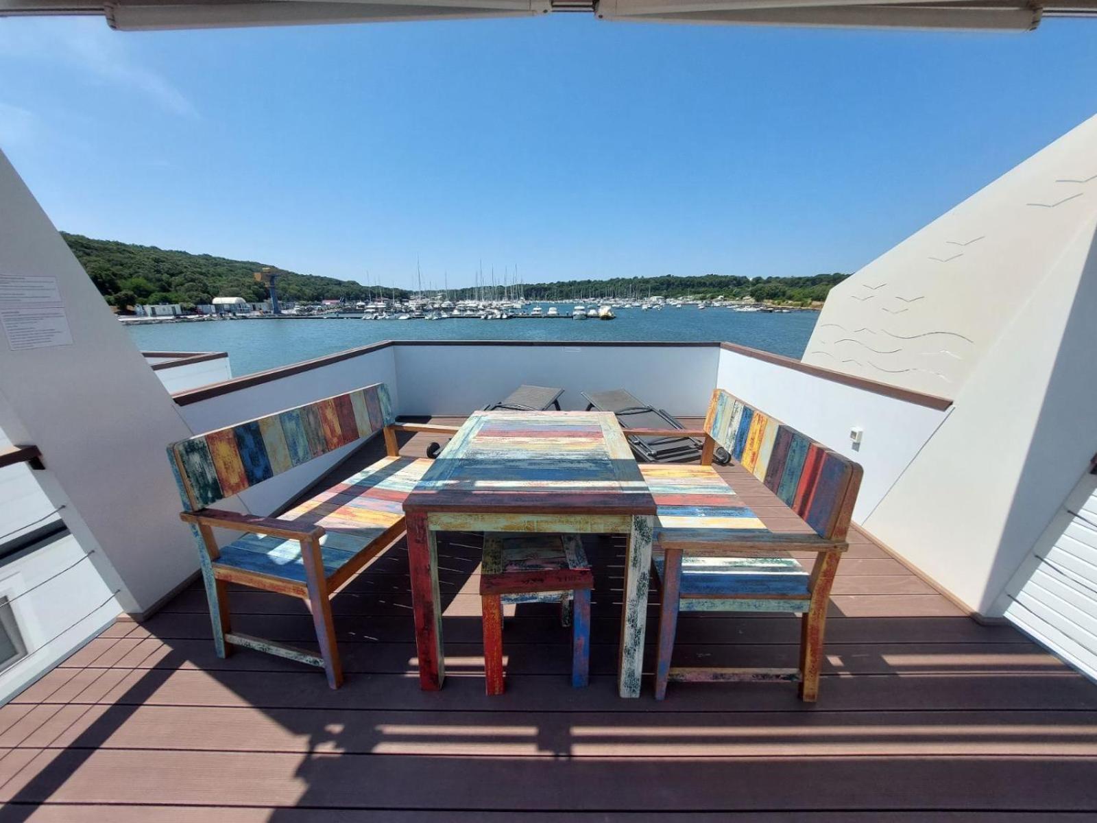 Vila House Boat Oliva - Floating House Pula Exteriér fotografie