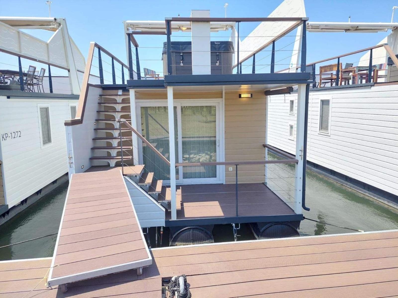 Vila House Boat Oliva - Floating House Pula Exteriér fotografie